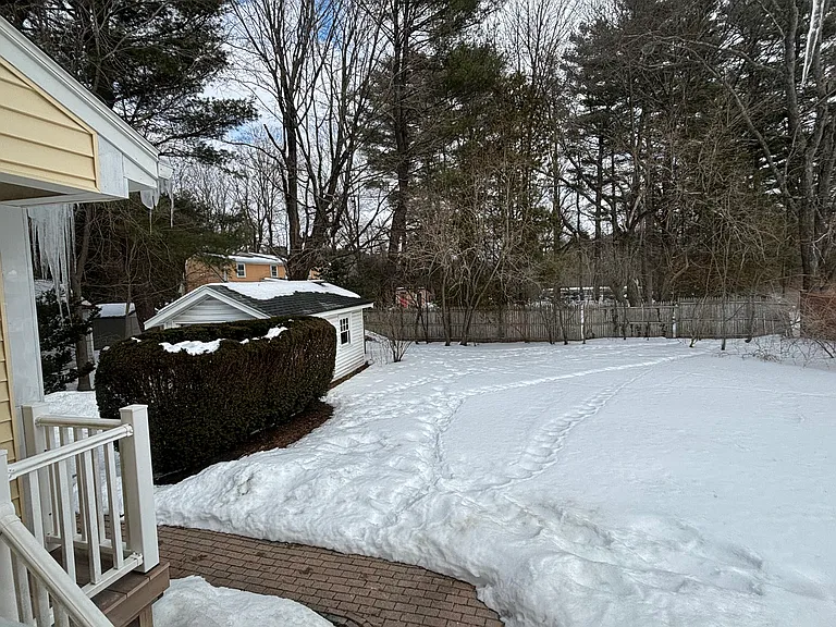 16 Jones Rd — Photo 1