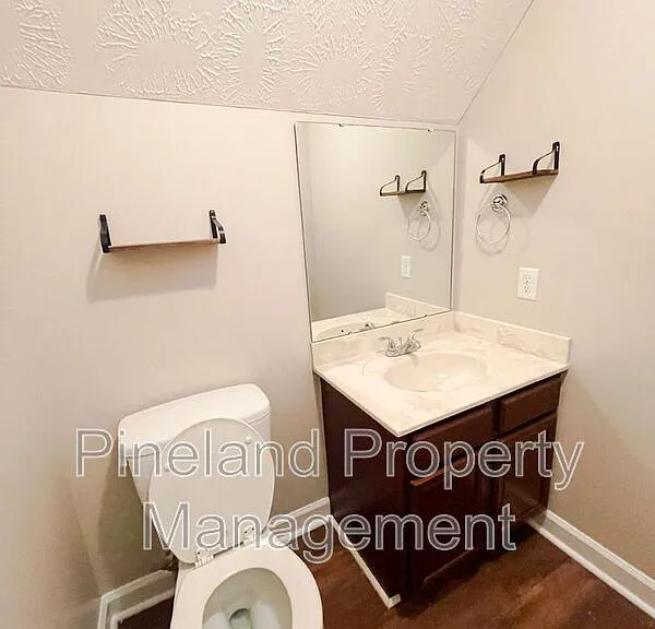 1621 Kershaw Loop — Photo 16
