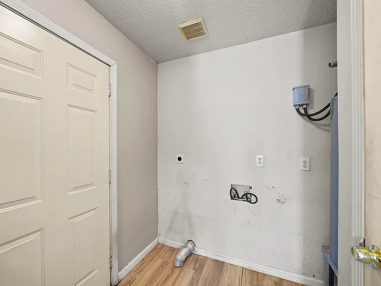 1704 Pannell St — Photo 5