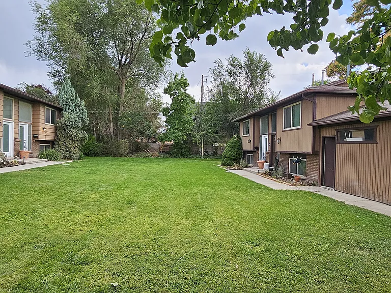 926 E Fairclough Dr S — Photo 2