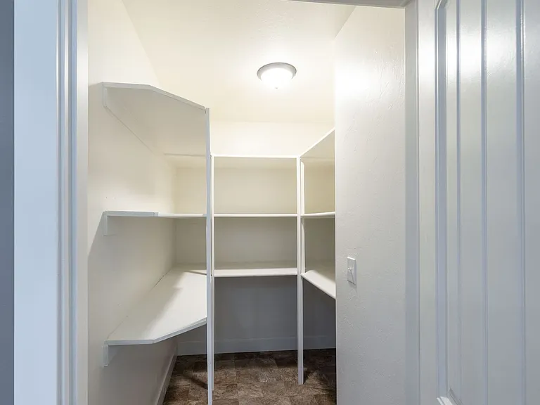 303 S Park Ave — Photo 22