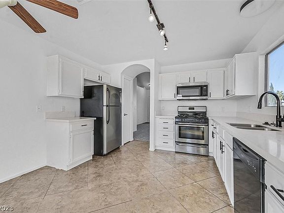 4th image of 5422 Lake Charles St