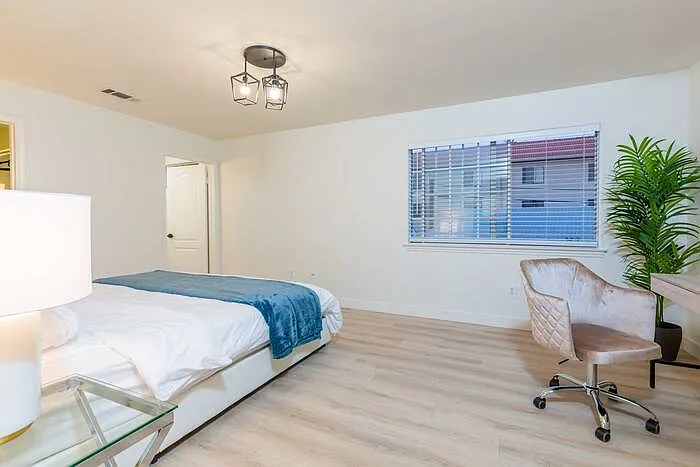 1 bed, 1.0 bath, $1,600 — Photo 4