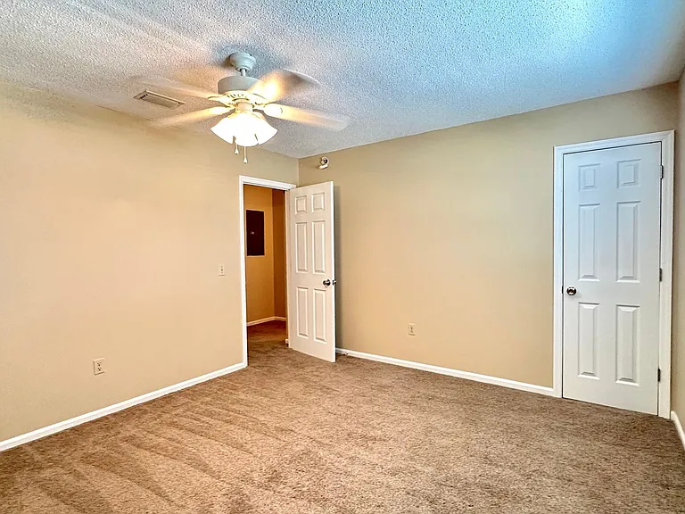 835A Ellen St — Photo 16