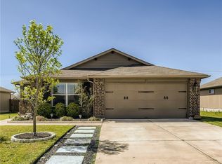 308 Foxglove Dr, Hutto, TX 78634