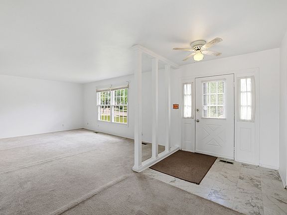 3rd image of 310 Crestwood Ct