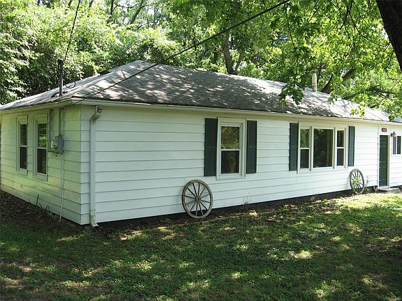 2nd image of 320 Tower Dr