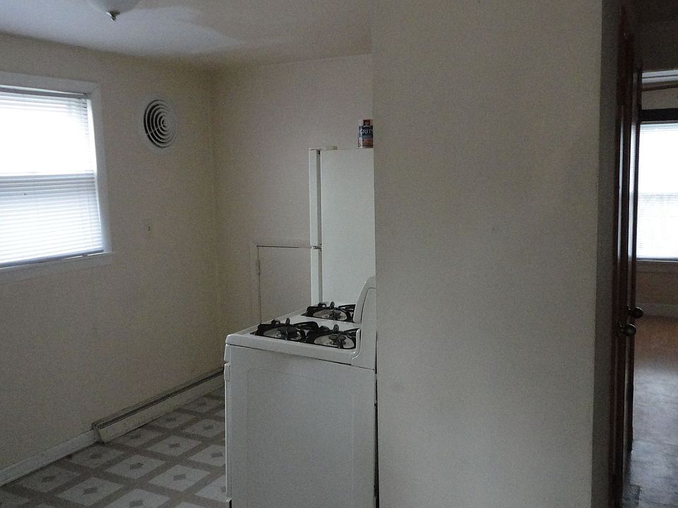 Building Photo 4
