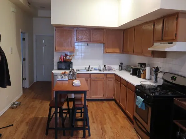 1411 W Erie St APT 3F, Chicago, IL 60642