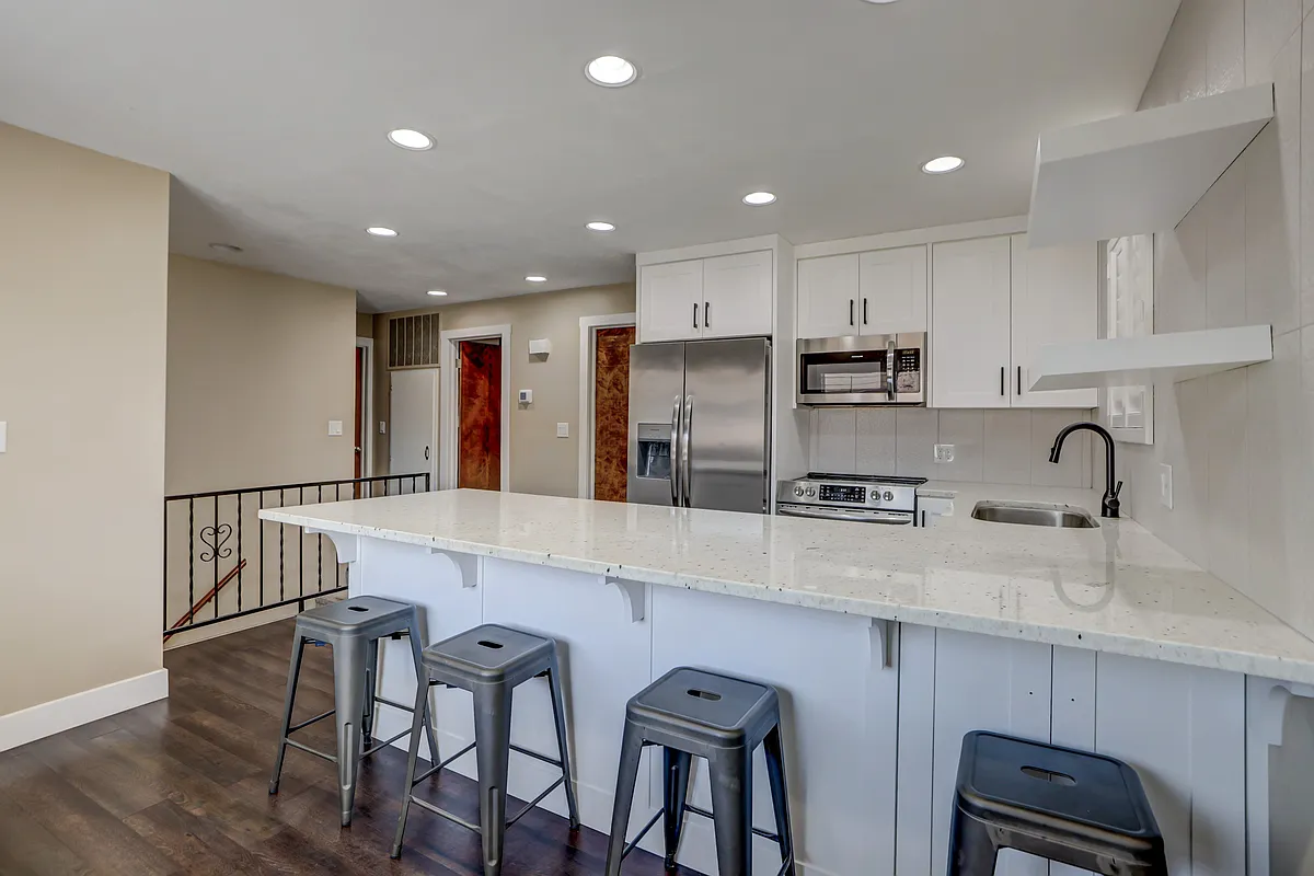 Building Photo - 660 S 400 E #1