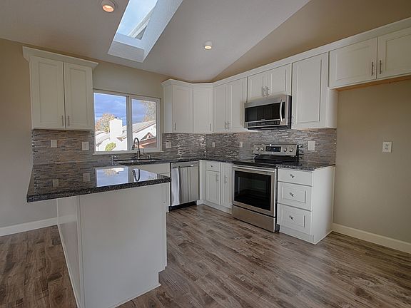 5th image of 1802 NE 151st Cir