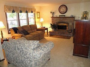 4th image of 2311 Rose Dr