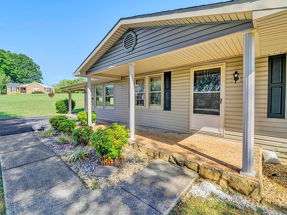 3rd image of 309 Jacks Creek Rd