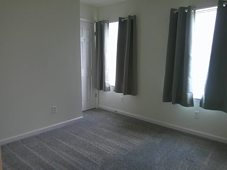 209 Ingram St E — Photo 15