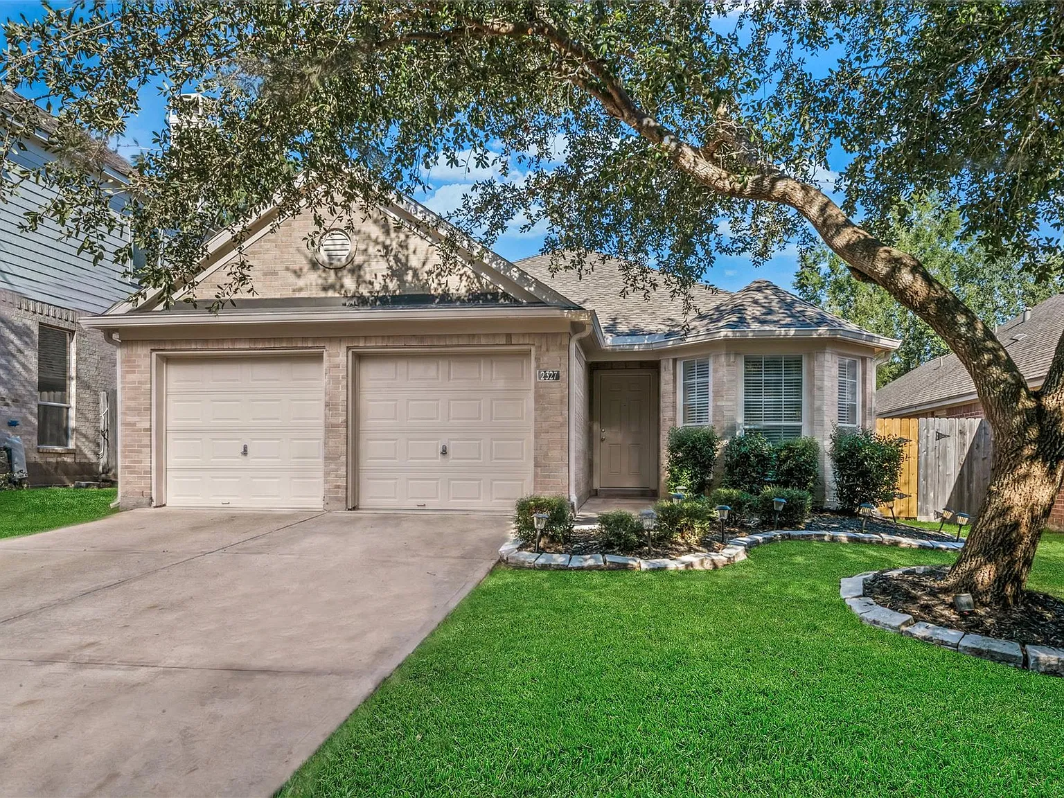 3 bed, 2.0 bath, 1589 sqft, $2,400 — Photo 1