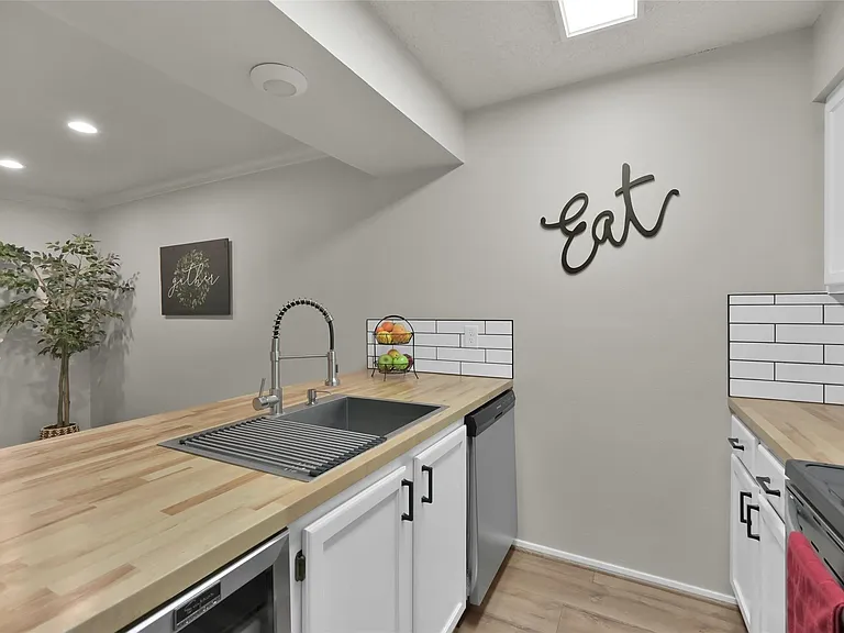 3900 Aspen Dr #202-A — Photo 8