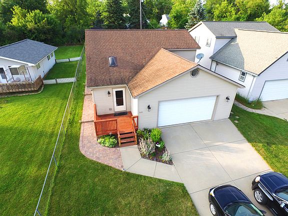 Arial view of 600 Alberta St