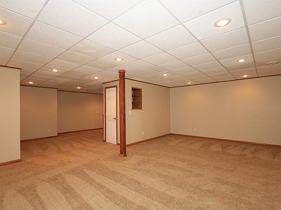 3rd image of 4587 Brackenview Ct