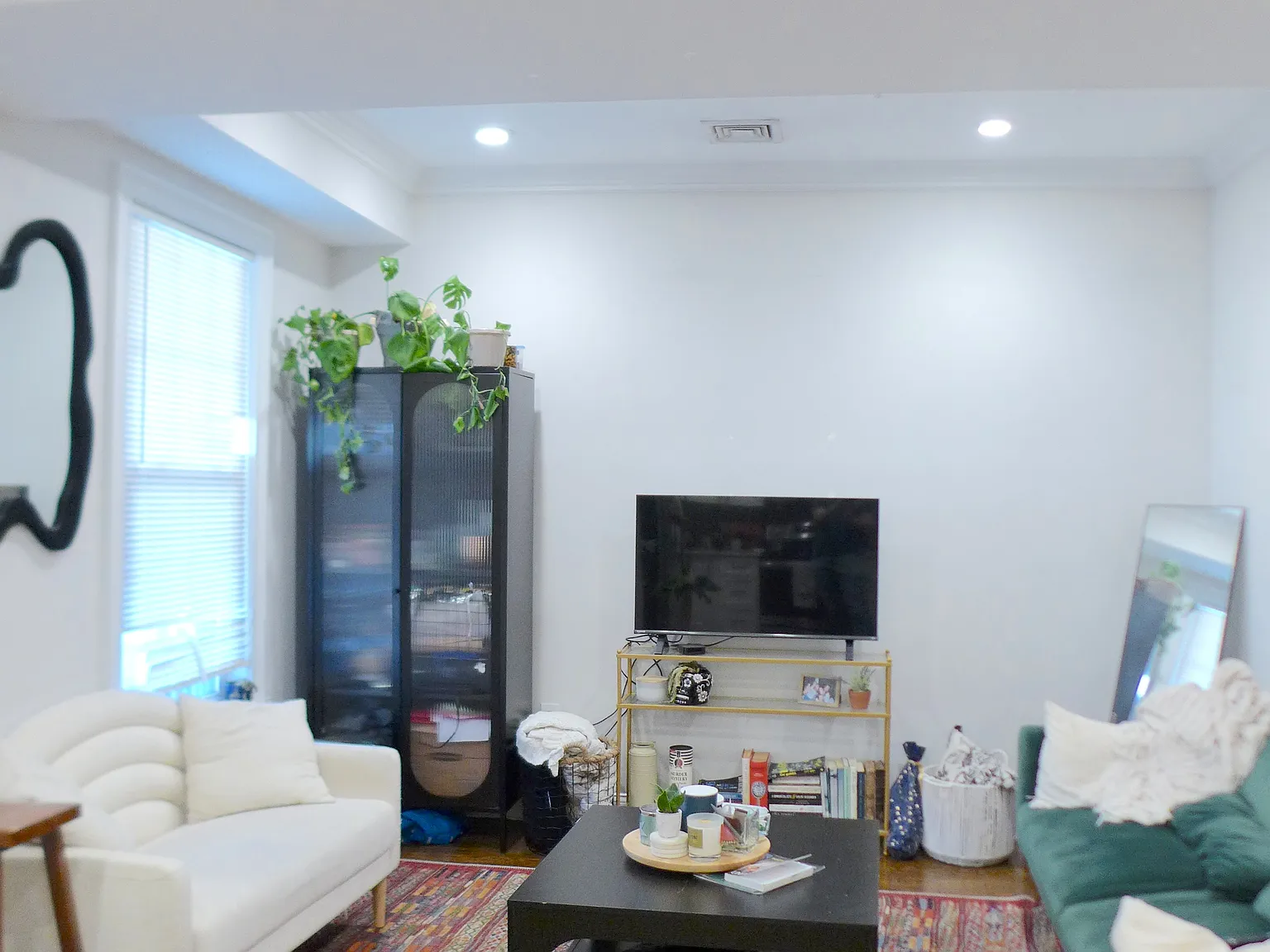 3 bed, 9999 sqft, $3,495 — Photo 2