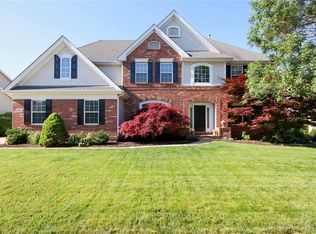 1042 Kiefer Ridge Dr, Ballwin, MO 63021