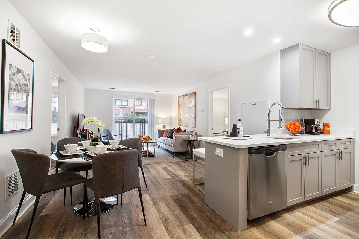 2 bed, 943 sqft, $3,623 — Photo 1