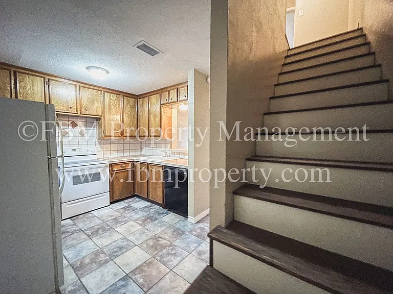 2539 W Sycamore Ave — Photo 25