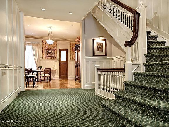 3rd image of 16 W 88th St