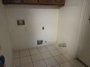 2002 Country Club Dr, Enid, OK 73703