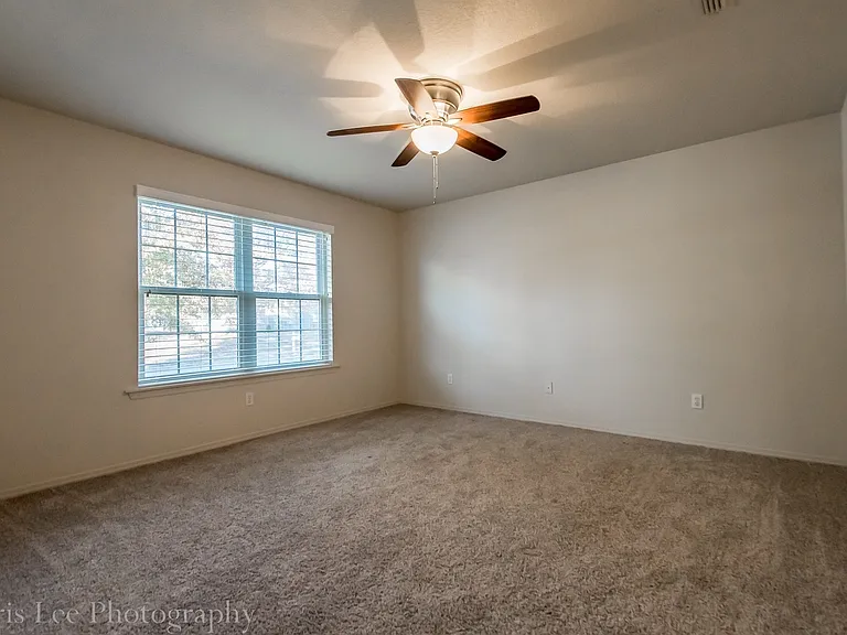 1278 N Heritage Ave — Photo 9