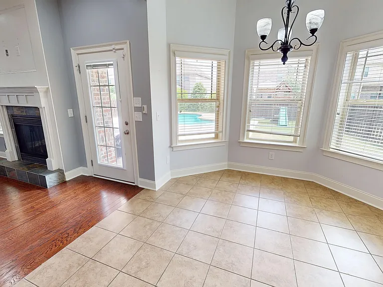 415 Melison Dr — Photo 12