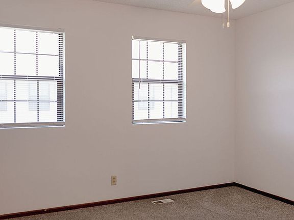5th image of 3227 S Illinois Ave APT 3