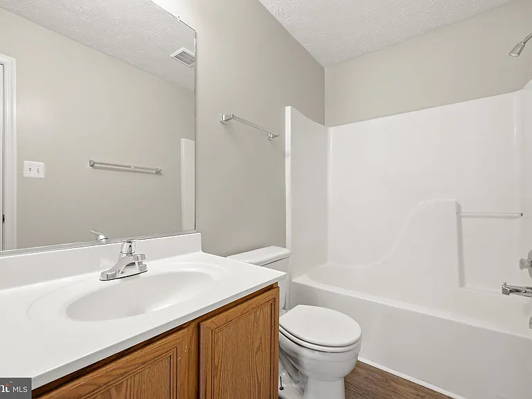 219 Surrey Club Ln — Photo 18