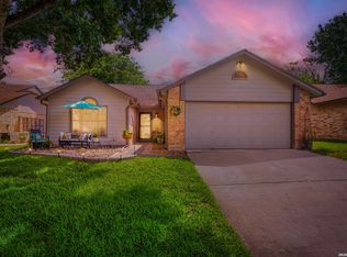 3808 Overlook Dr, Schertz, TX 78108