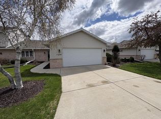1534 River Pines Dr, Green Bay, WI 54311