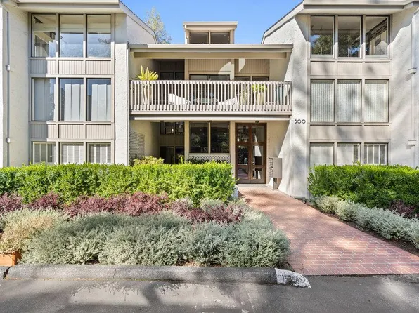 300 Sand Hill Cir APT 203, Menlo Park, CA 94025