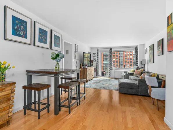 201 West 70th Street 7H image 2 of 13