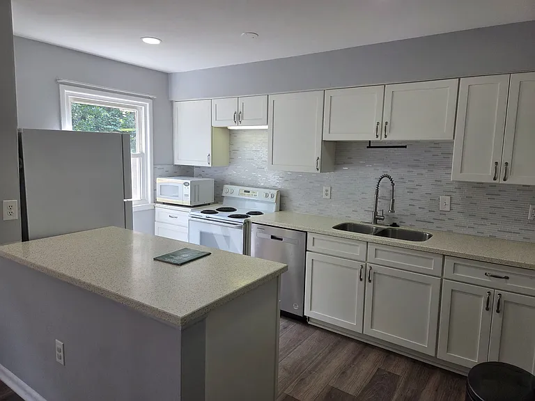 14464 Filarete St — Photo 16