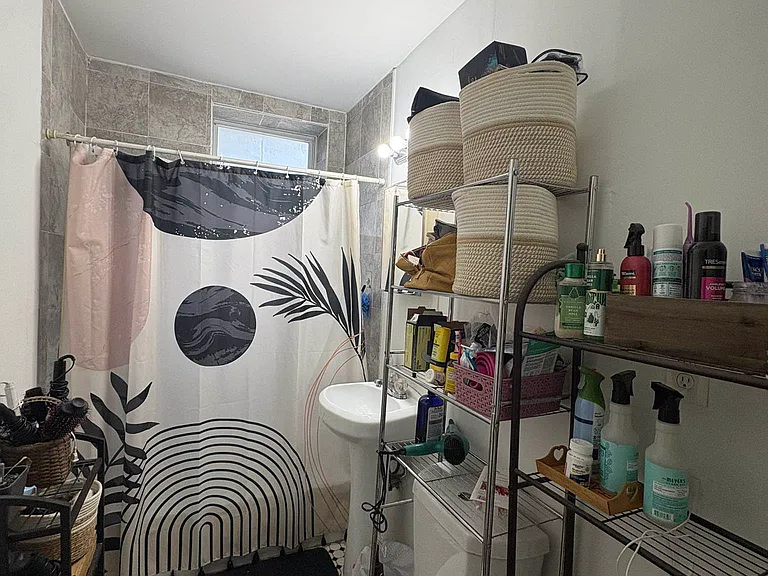 716 Franklin Ave #1A — Photo 3