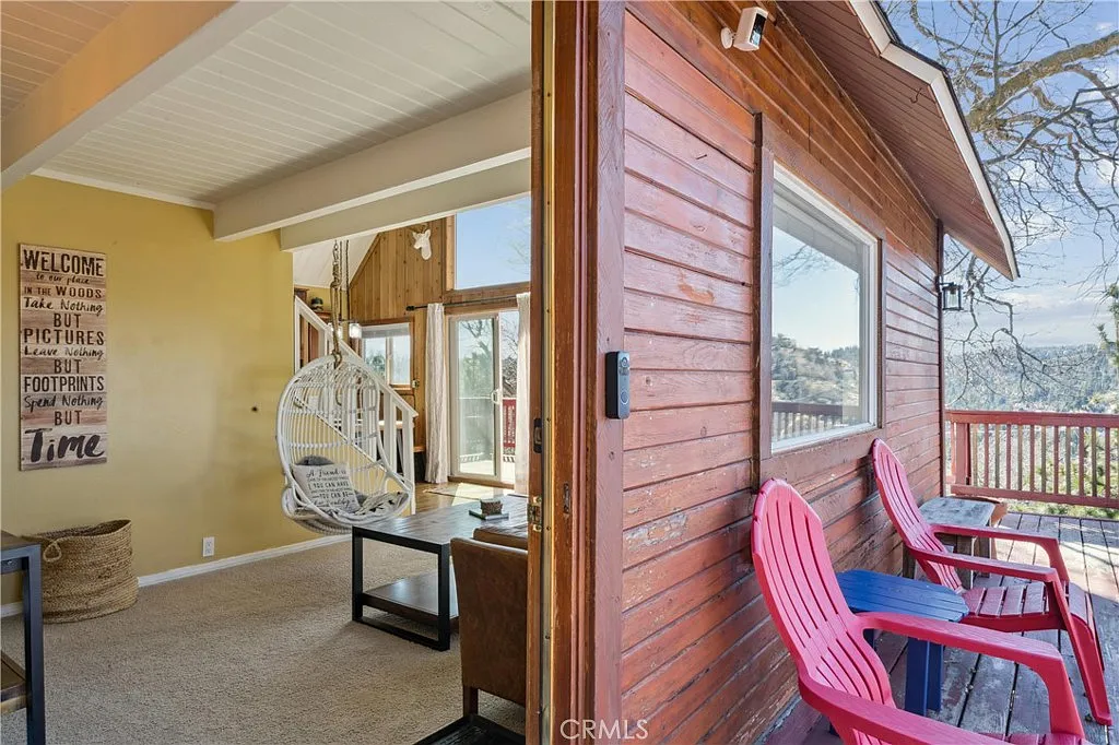 3 bed, 2.5 bath, 1396 sqft, $2,600 — Photo 3