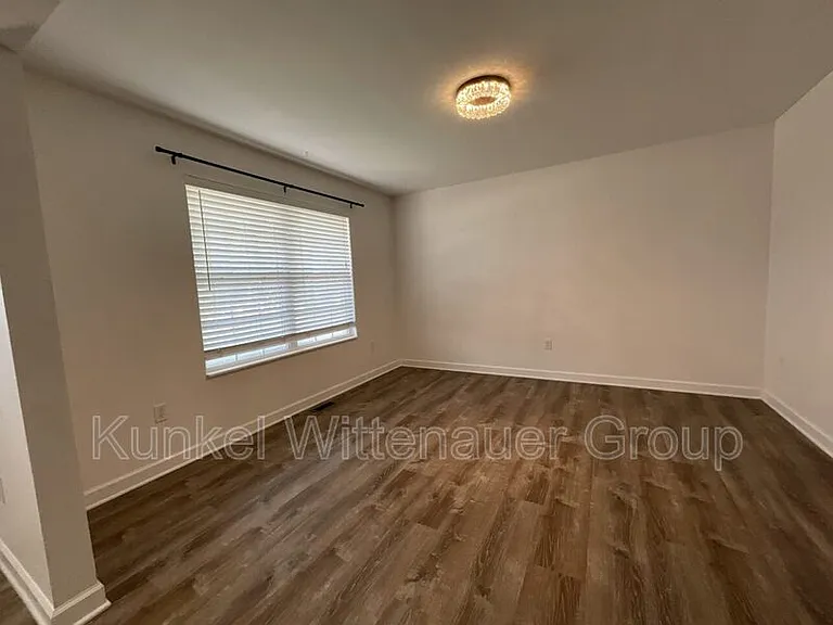 2621 Greystone Estates Pkwy — Photo 4