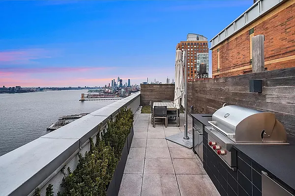 Rented by William J Farmer Inc | media 22