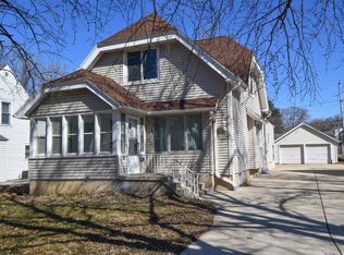 1006 S 97th St, West Allis, WI 53214