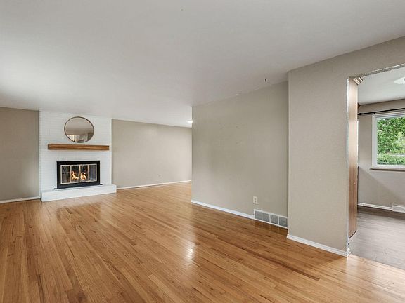 5th image of 6128 S Madison Ct