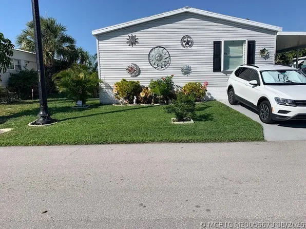 4181 68th St N #885, West Palm Beach, FL 33404