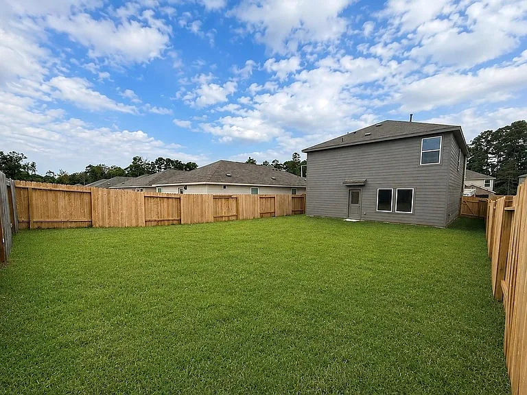 13530 Bay Springs Dr — Photo 2