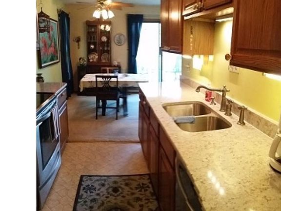3rd image of 735 Larpenteur Ave E #735H