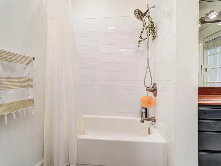 336 Milton St #6 — Photo 2