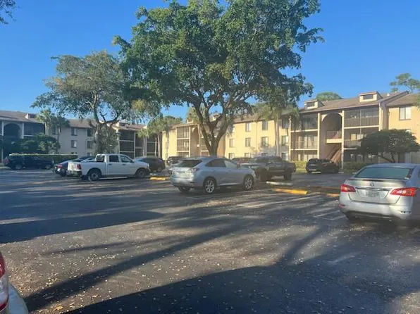 209 Foxtail Drive #F2, Greenacres, FL 33415
