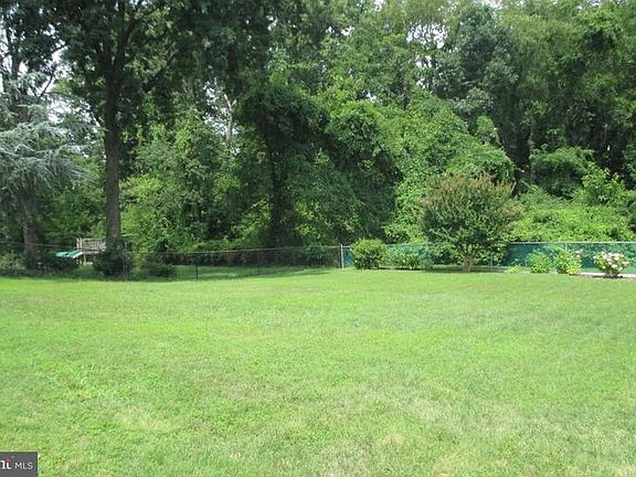 5th image of 4107 Oak Hill Dr