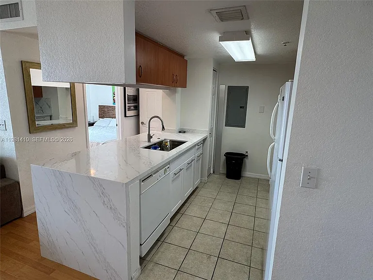 816 NW 11th St #1108 — Photo 3